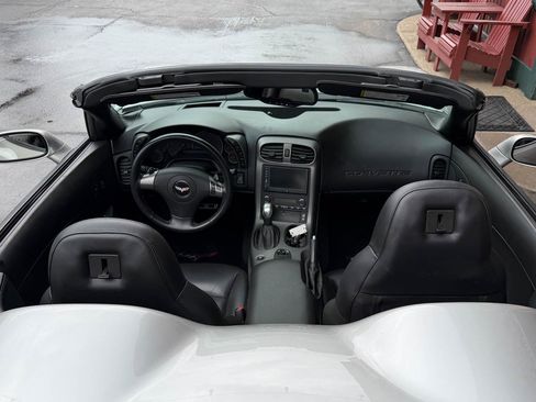 Used 2007 Chevrolet Corvette Convertible w/ Preferred Equipment Group image 22