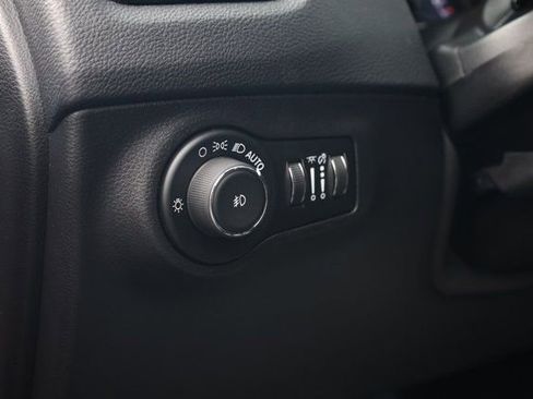 Used 2019 Jeep Compass Limited w/ Safety & Security Group image 11