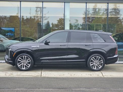 Certified 2026 Cadillac Vistiq Sport AWD/4WD image 2