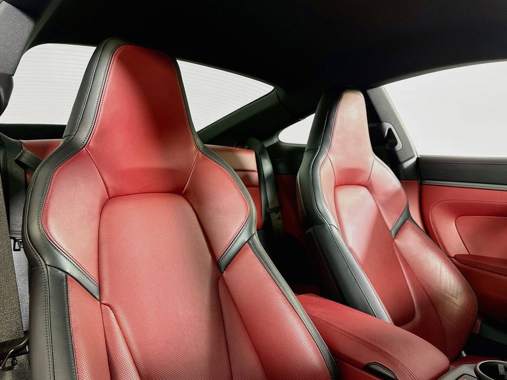 Certified 2025 Porsche 911 Carrera T RWD image 18