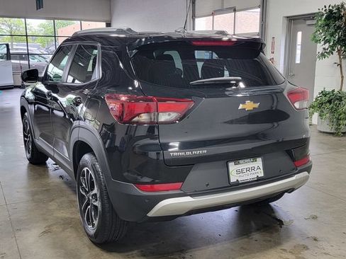 Certified 2025 Chevrolet TrailBlazer LT w/ Convenience Package FWD image 7