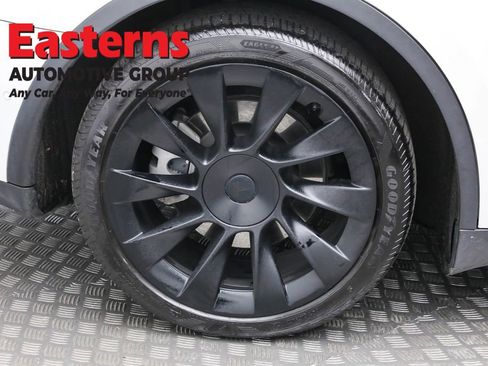 Used 2021 Tesla Model Y Long Range image 27