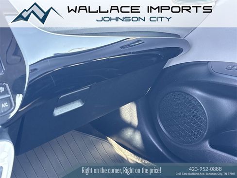 Used 2016 Toyota Prius Three w/ Advanced Technology Package image 23