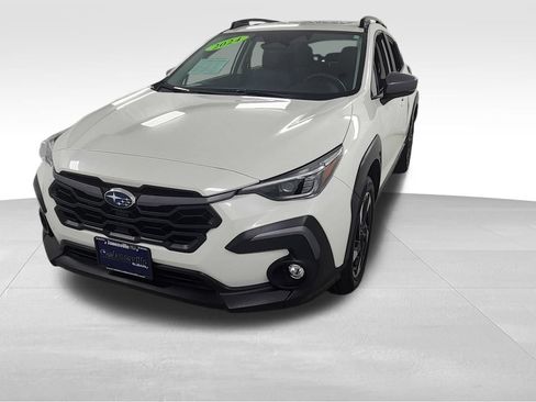 Used 2024 Subaru Crosstrek 2.5i Limited w/ Crosstrek Mirror Package AWD/4WD image 8