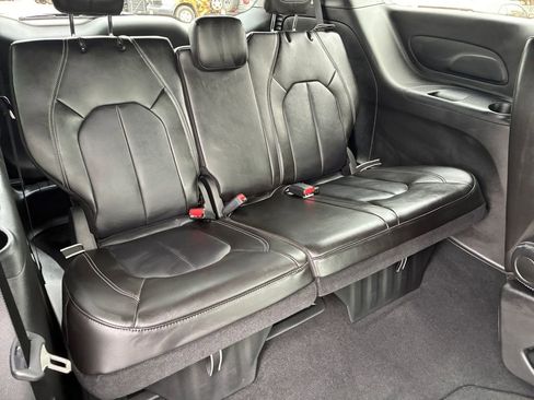 New 2026 Chrysler Pacifica Select image 5