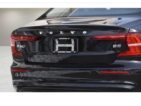 Certified 2023 Volvo S60 B5 Core w/ Climate Package image 28