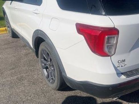 Certified 2022 Ford Explorer XLT w/ Equipment Group 202A AWD/4WD image 4