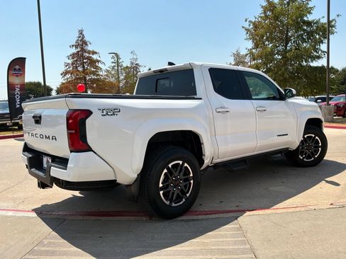 Used 2024 Toyota Tacoma TRD Sport w/ TRD Sport Upgrade Package RWD image 6