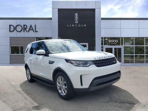 Used 2019 Land Rover Discovery SE image 1