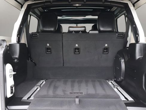 Used 2022 Jeep Wrangler Unlimited Sahara image 17