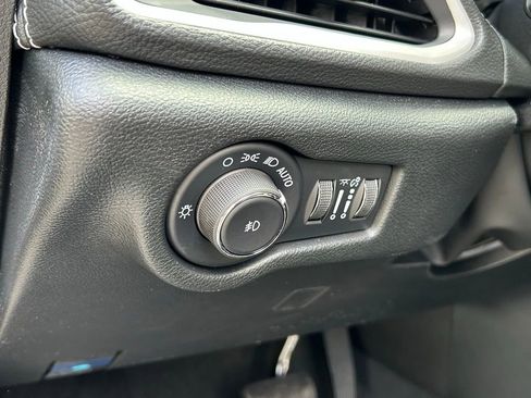 New 2026 Chrysler Pacifica Select image 43