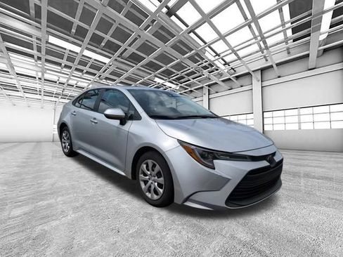 Used 2024 Toyota Corolla LE FWD image 1