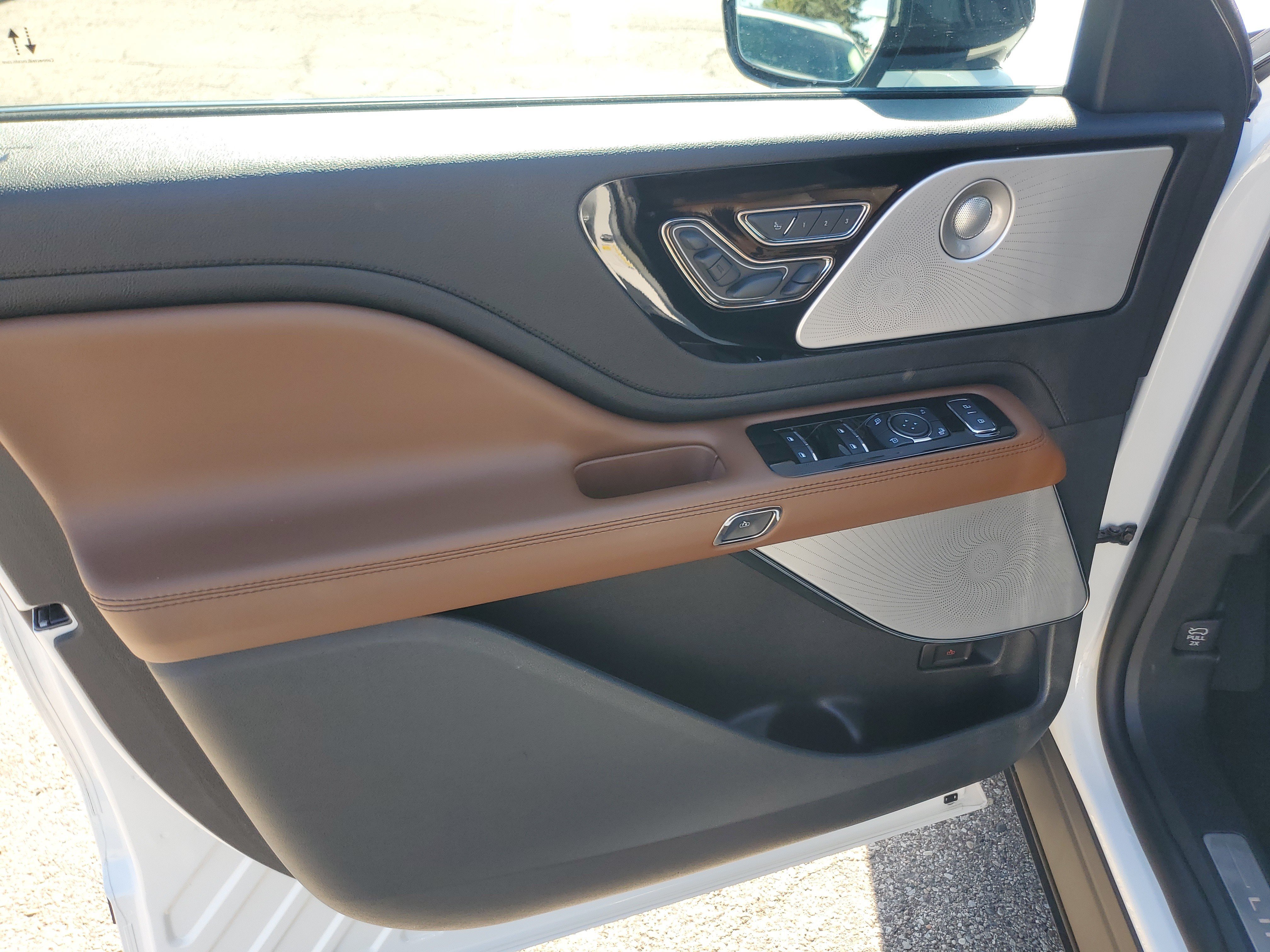 Certified 2023 Lincoln Aviator Reserve w/ Equipment Group 201A AWD/4WD image 10