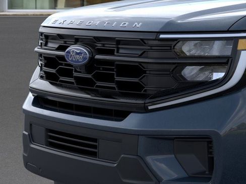 New 2026 Ford Expedition Active image 17