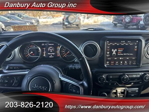 Used 2019 Jeep Wrangler Unlimited Sahara image 10