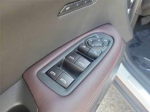 Used 2024 Cadillac XT6 Premium Luxury w/ Technology Package AWD/4WD image 20