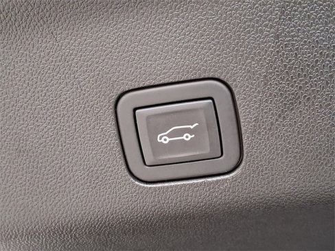 Certified 2024 Chevrolet Tahoe Z71 w/ Luxury Package image 30