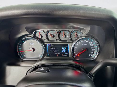 Used 2018 Chevrolet Suburban LT image 17