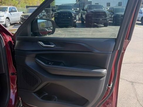 Used 2024 Jeep Grand Cherokee Altitude image 19