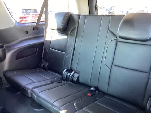 Used 2019 Chevrolet Suburban LT w/ LT Signature Package image 14