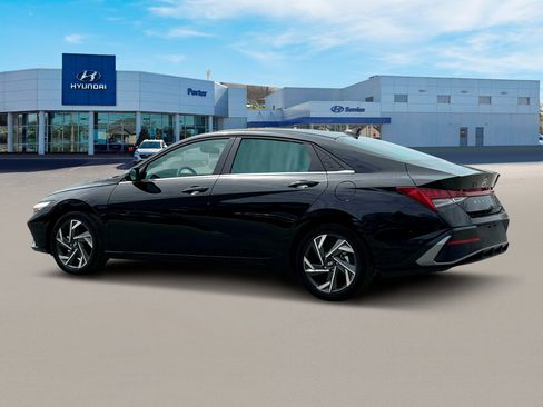 New 2025 Hyundai Elantra Limited image 4