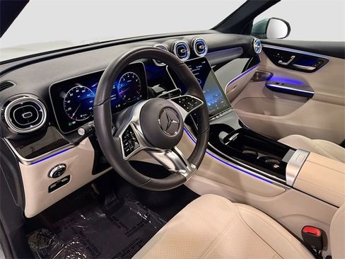 Certified 2025 Mercedes-Benz GLC 300 GLC 300 image 9