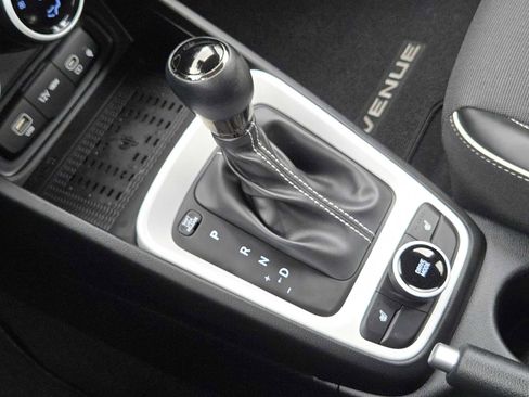 Certified 2025 Hyundai Venue Limited image 20