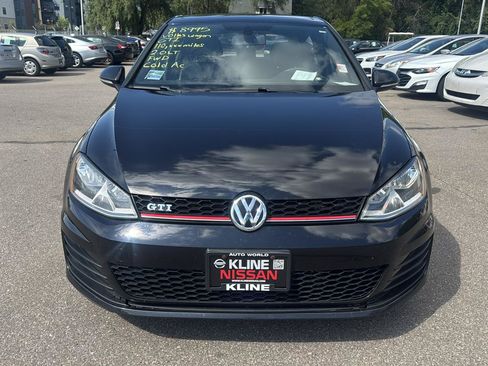 Used 2015 Volkswagen Golf 4-Door FWD image 2