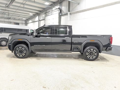 Used 2025 GMC Sierra 2500 Denali Ultimate image 6