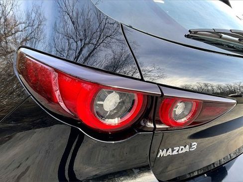 Used 2023 MAZDA MAZDA3 s image 30