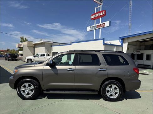 Used 2008 Toyota Sequoia Limited RWD image 9