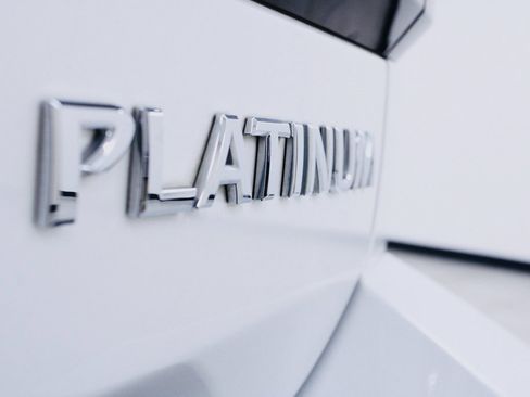 Used 2021 Nissan Armada Platinum image 6