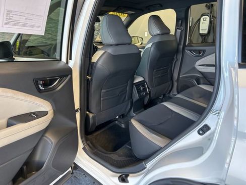 Used 2025 Subaru Forester Limited image 29