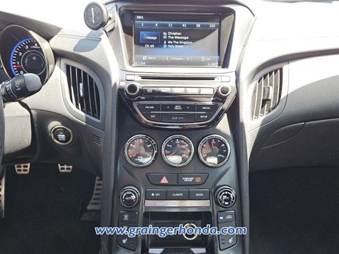 Used 2015 Hyundai Genesis 3.8 RWD image 14