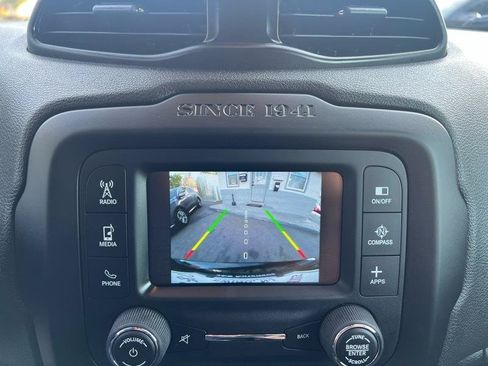 Used 2017 Jeep Renegade Altitude AWD/4WD image 16