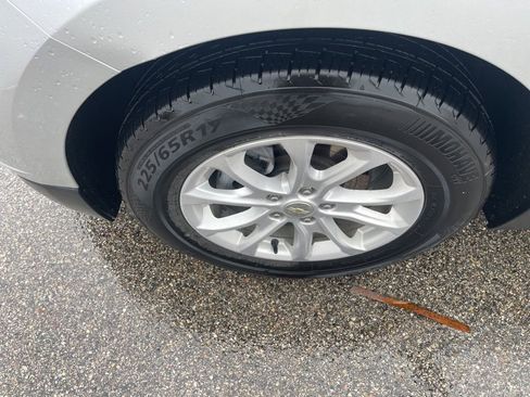 Used 2020 Chevrolet Equinox LT w/ Driver Convenience Package image 18