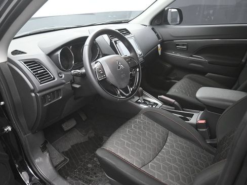 Used 2025 Mitsubishi Outlander Sport AWD image 19