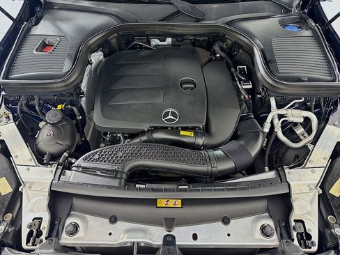 Certified 2022 Mercedes-Benz GLC 300 4MATIC image 11