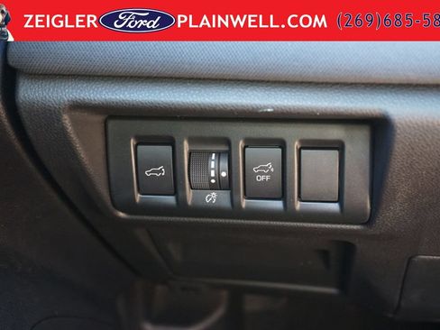 Used 2023 Subaru Outback Premium AWD/4WD image 28