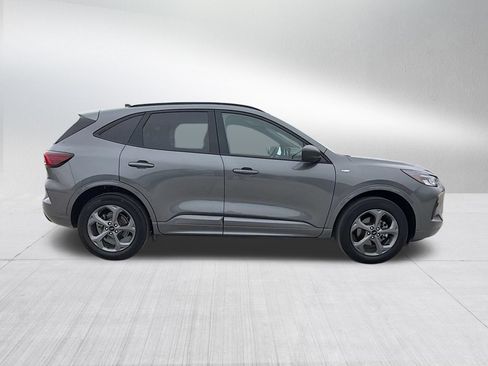 Used 2024 Ford Escape ST-Line w/ Tech Pack #1 AWD/4WD image 5