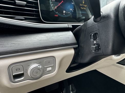 Certified 2023 Mercedes-Benz GLS 450 4MATIC image 28