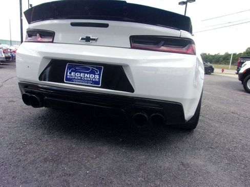 Used 2018 Chevrolet Camaro SS RWD image 6