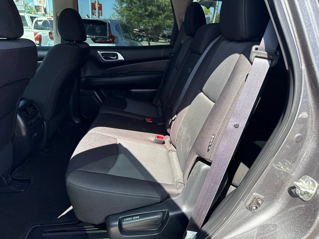 Used 2020 Nissan Pathfinder S AWD/4WD image 19