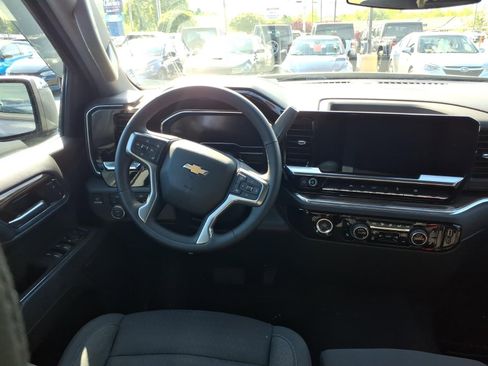 Used 2023 Chevrolet Silverado 1500 LT AWD/4WD image 9