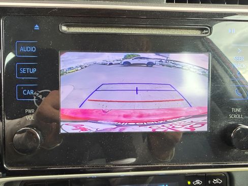 Used 2017 Toyota Corolla LE FWD image 12