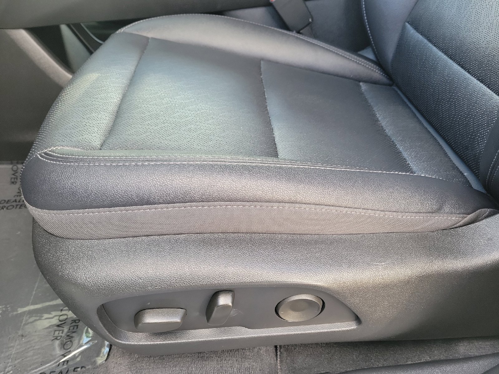 Used 2025 Chevrolet Equinox LT w/ Convenience Package II FWD image 20