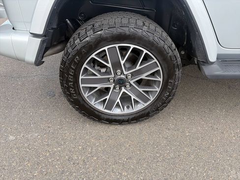 Used 2024 Jeep Wrangler High Altitude AWD/4WD image 43