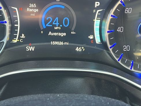 Used 2017 Chrysler Pacifica Limited w/ UConnect Theater Package image 33