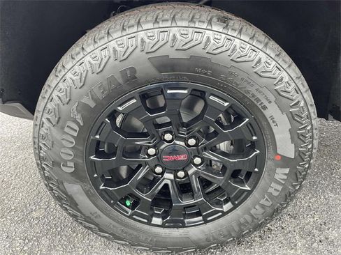 New 2026 GMC Canyon Elevation w/ Convenience Package image 6