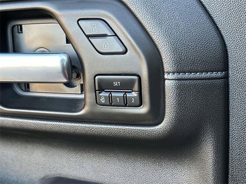 Used 2023 GMC Sierra 2500 SLT w/ SLT Convenience Package image 40